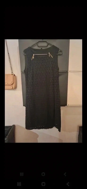 robe.